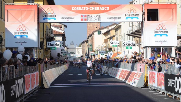 Gilbert repitió victoria en el Giro del Piamonte