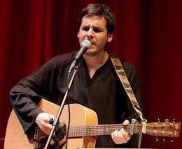 El cantautor Pau Alabajos
