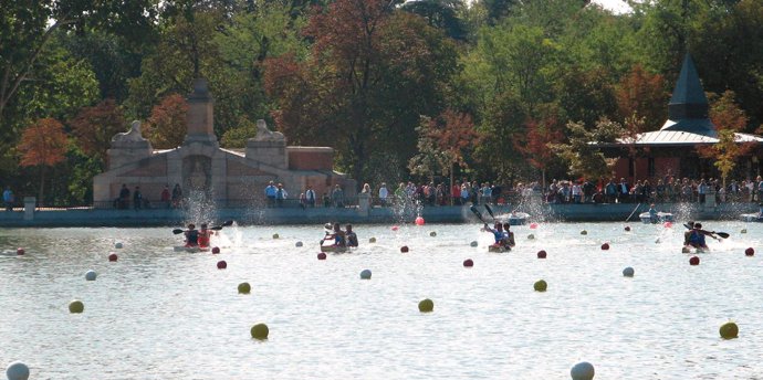 Trofeo Reina Sofía de piragua en el estanque de El Retiro