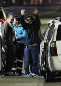 Tres mineros reciben el alta y abandonan el hospital 