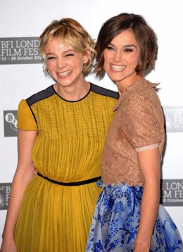 Carey Mulligan y Keira Knightley posan en el photocall de su última película 'Ne