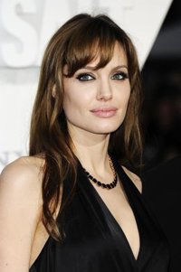 Angelina Jolie se defiende tras el veto bosnio