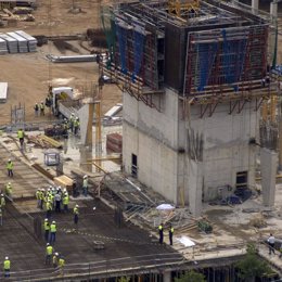 Accidente laboral en las obras del nuevo Mestalla, en la avenida Cortes Valencia