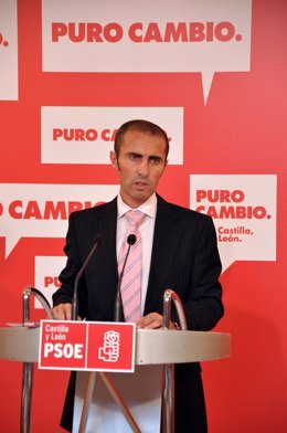 Julio López en una rueda de prensa