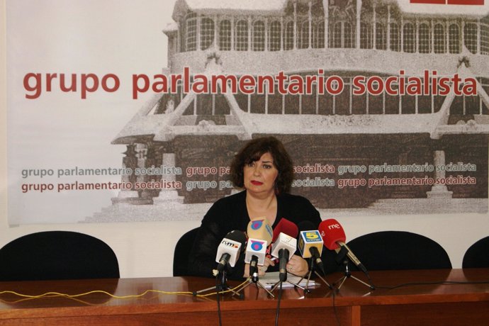 La diputada Lola Hernández