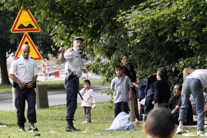 La policía francesa desmantela campamentos gitanos