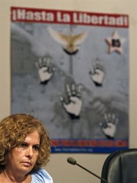 Las esposas de 'Los Cinco' piden ayuda a la UE