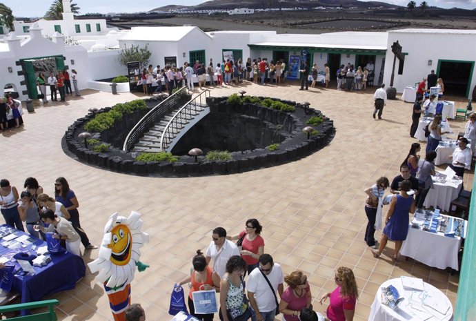 NP Cabildo De Lanzarote. Turismo Lanzarote Refuerza El Mercado Peninsular Con La