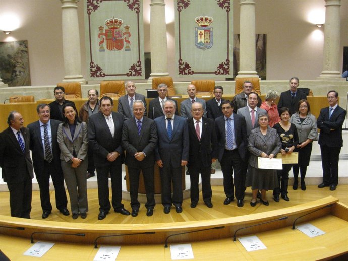 El Parlamento ha sido el escenario de la entrega de premios de 'Gran Donante de 