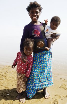 EXPOSICIÓN SOBRE ANGOLA EN LA OFICINA CANCHA CAN DE LA CALLE SAN IGNACIO (PLAZA 
