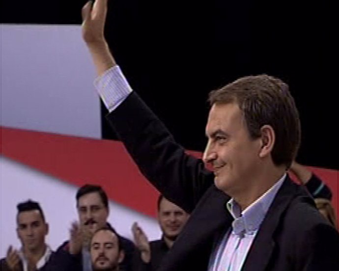 Zapatero clausura un acto del PSOE en Ponferrada
