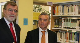 El rector de la UCO, José Manuel Roldán, este lunes con el consejero de Cultura,