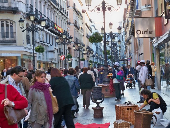 Cruz Roja Zaragoza ha estado presente en distintos puntos de la ciudad durante l
