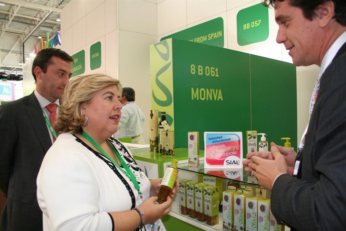 La consejera de Agricultura y Pesca, Clara Aguilera.