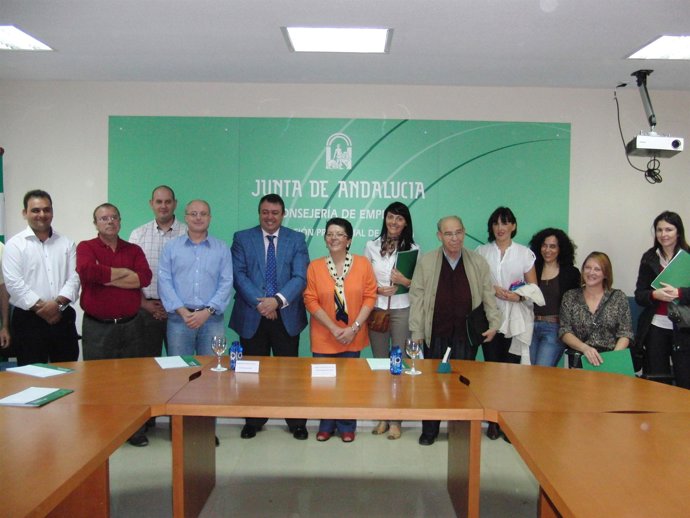 el delegado de Empleo en la entrega de subvenciones por valor de 1,2 millones pa