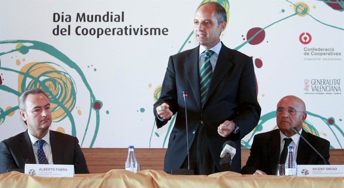 Fotografia: Camps Afirma Que El Cooperativismo De La Comunitat Es Un Revulsivo Q