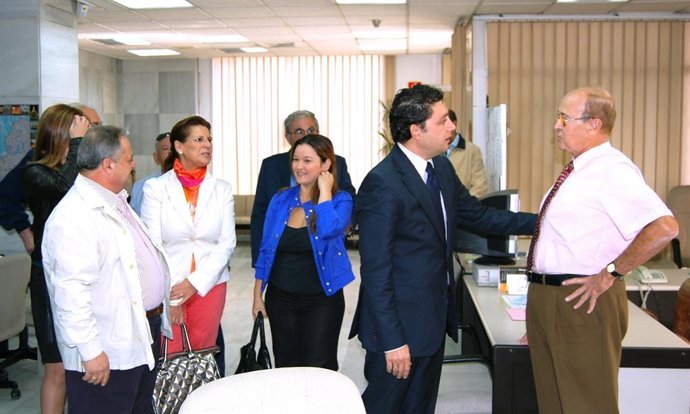 La ejecutiva del PSOE-A visita a los miembros de la  Federación de Asociaciones 