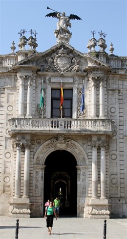 Fachada del rectorado de la Universidad de Sevilla