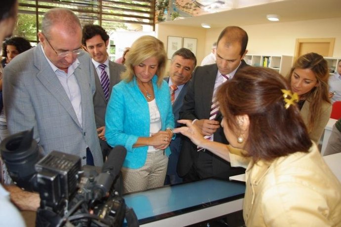 inauguración de la oficina de turismo de Fuengirola