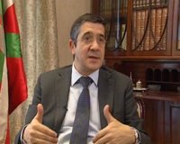 El lehendakari espera que los Gobiernos vasco y navarro lleguen a un acuerdo para ver la ETB en la Comunidad foral