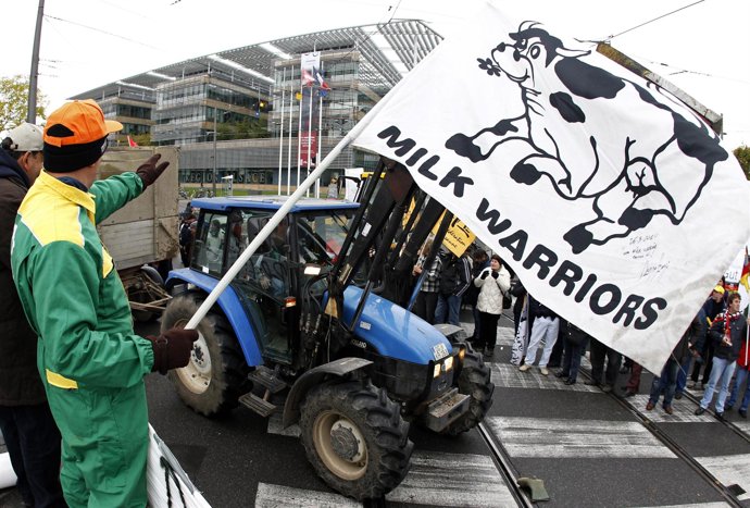 Productores de leche se manifiestan en Estrasburgo