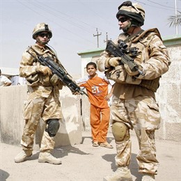 Soldado inglés en Basora