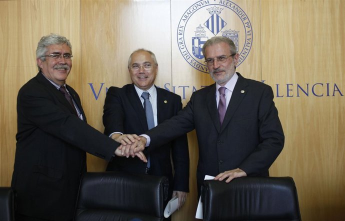 Juan P. Beltrán, Juan Juliá y Esteban Morcillo