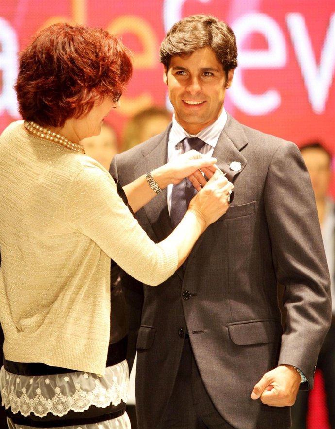 El torero Fran Rivera recibe el 'Botón de nácar'