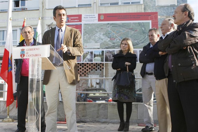 Martín inaugura el saneamiento de San Lorenzo. 