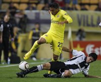 El Villarreal vence al PAOK y manda en solitario