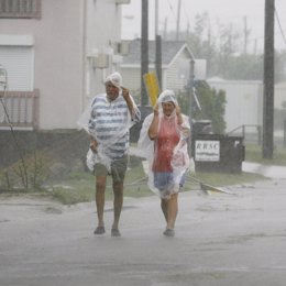 El huracán Dolly se transforma en tormenta tropical en EEUU
