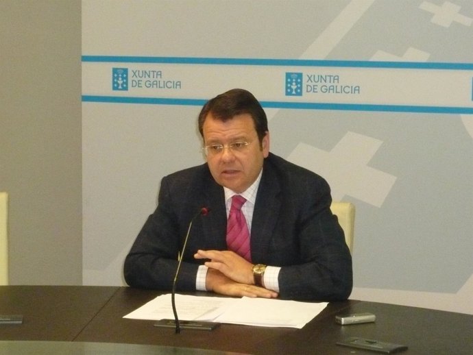 El director xeral de Indsutria, Enerxía e Minas durante una rueda de prensa