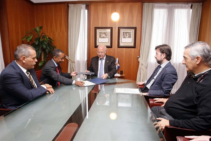 NOTA DE PRENSA Y FOTOGRAFÍA: CABO VERDE COOPERACIÓN