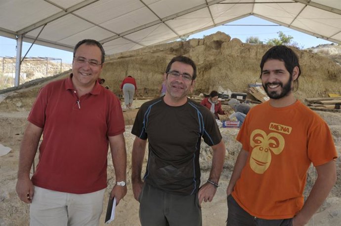 Investigadores en Orce (Granada)