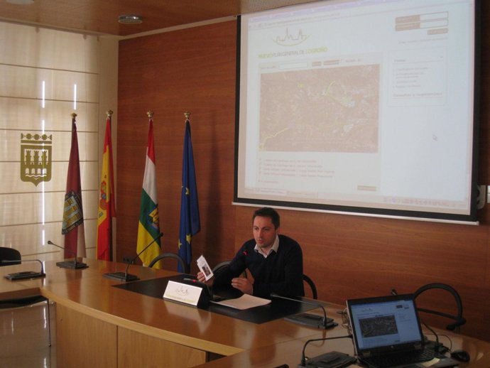 El concejal Gómez Ijalba, en la presentación de la web