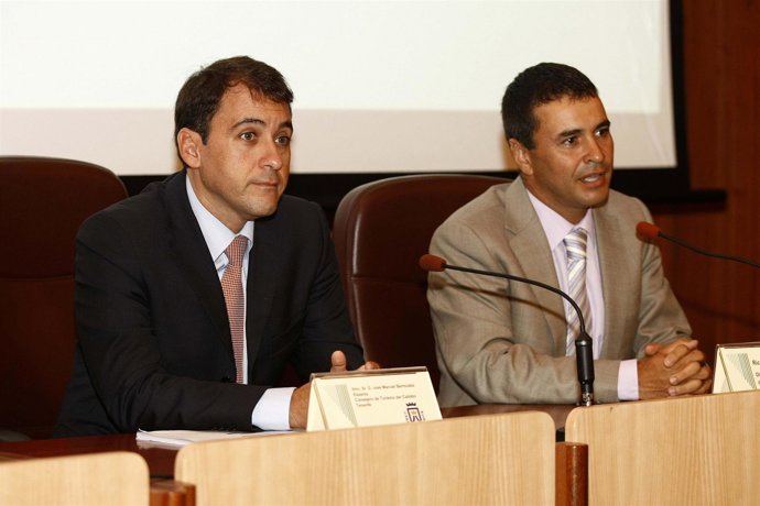 NOTA DE PRENSA Y FOTOGRAFÍAS: TURISMO UNIVERSIDAD