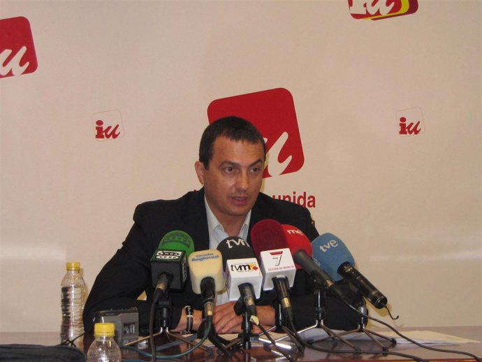 el coordinador regional de IU en Murcia, José Antonio Pujante