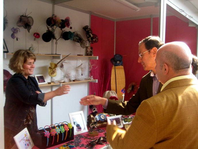 El alcalde se interesa por los productos