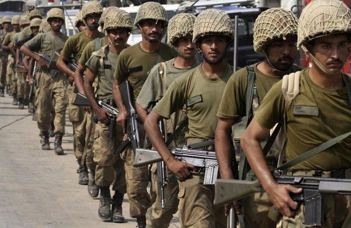 Soldados en Pakistán