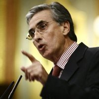 Jáuregui dice que "están ocurriendo cosas" en Batasuna 