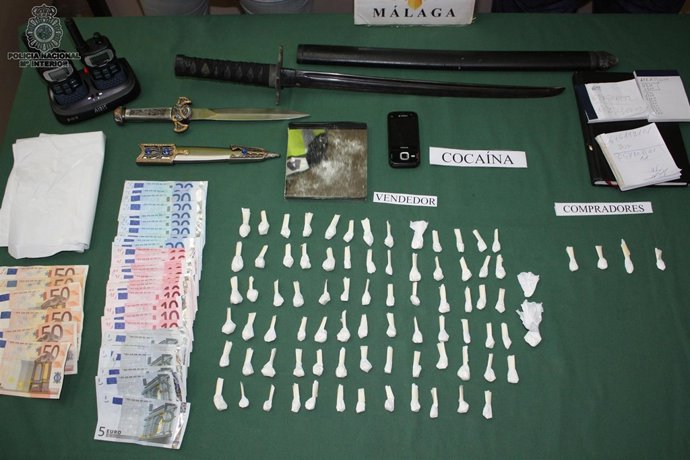 Dinero, droga y diferentes objetos incautados