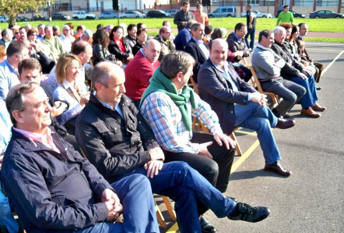 Iñaki Anasagasti, Josu Erkoreka y Andoni Ortuzar, en Bakio.