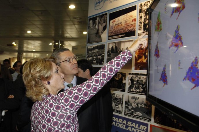 Alberto Ruiz-Gallardón junto a Esperanza Aguirre durante la Convención