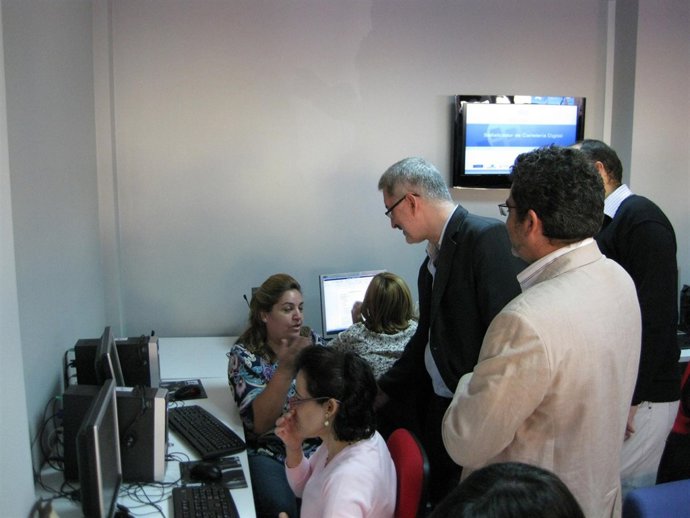 Nota Visita Ávila Centro De Internet En Alcalá De Guadaíra