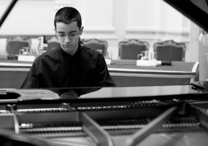 Anuncio: Concierto Inauguración, Caja De Extremadura Y Sociedad Filarmónica De M