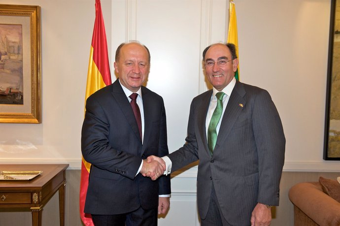 El presidente de Iberdrola, Ignacio Galán, y el primer ministro de Lituania, And