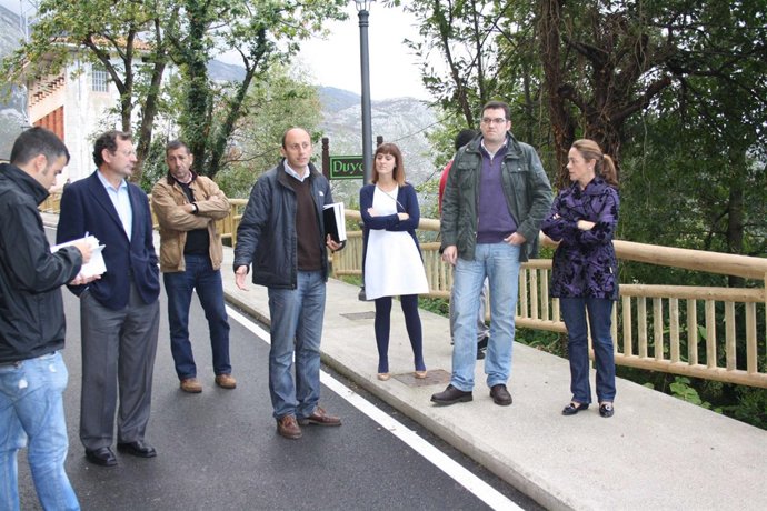 Inauguración de la nueva conexión peatonal entre Duyos y Carrales (Caravia) 