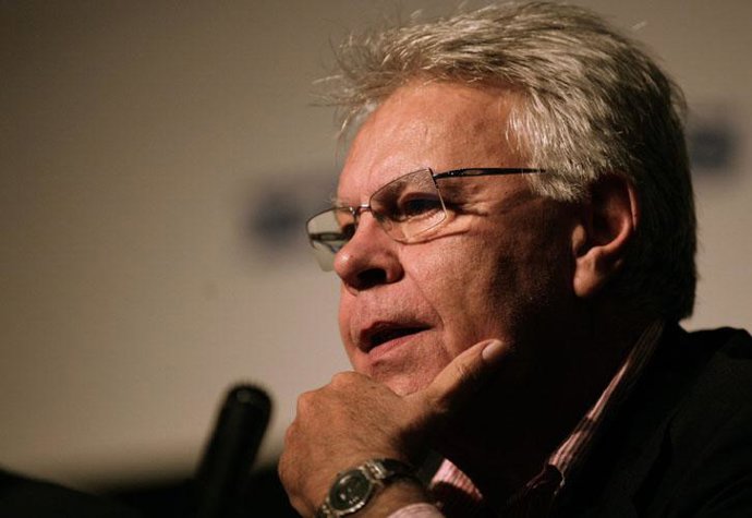 Foto atemporal de Felipe González pensativo