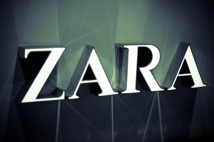 Logotipo cartel de Zara