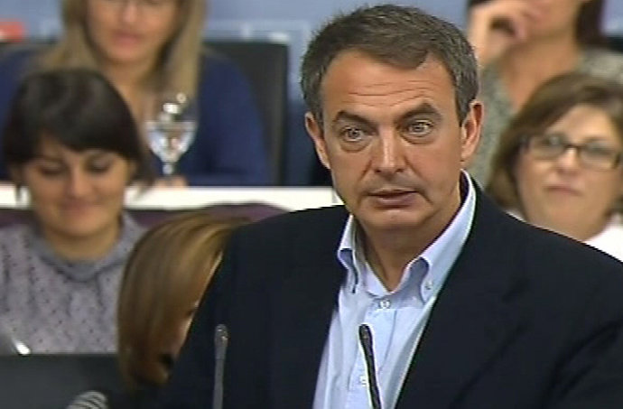 Zapatero pide al PSOE que responda con fuerza